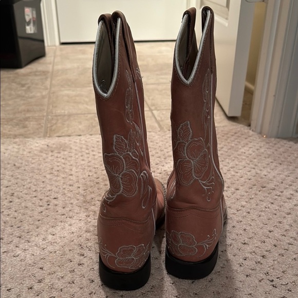 Women's Embroidered Western Boots - Picture 2 of 9